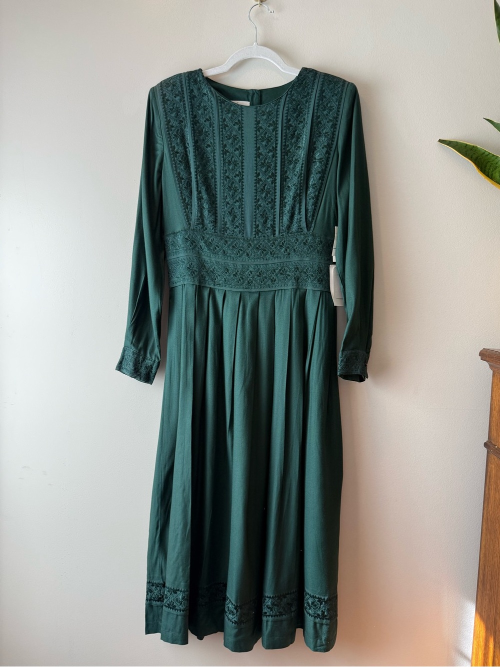 Vintage Sarah Elizabeth Elegant Forest Green Long-Sleeve Lace Panel Midi Dress